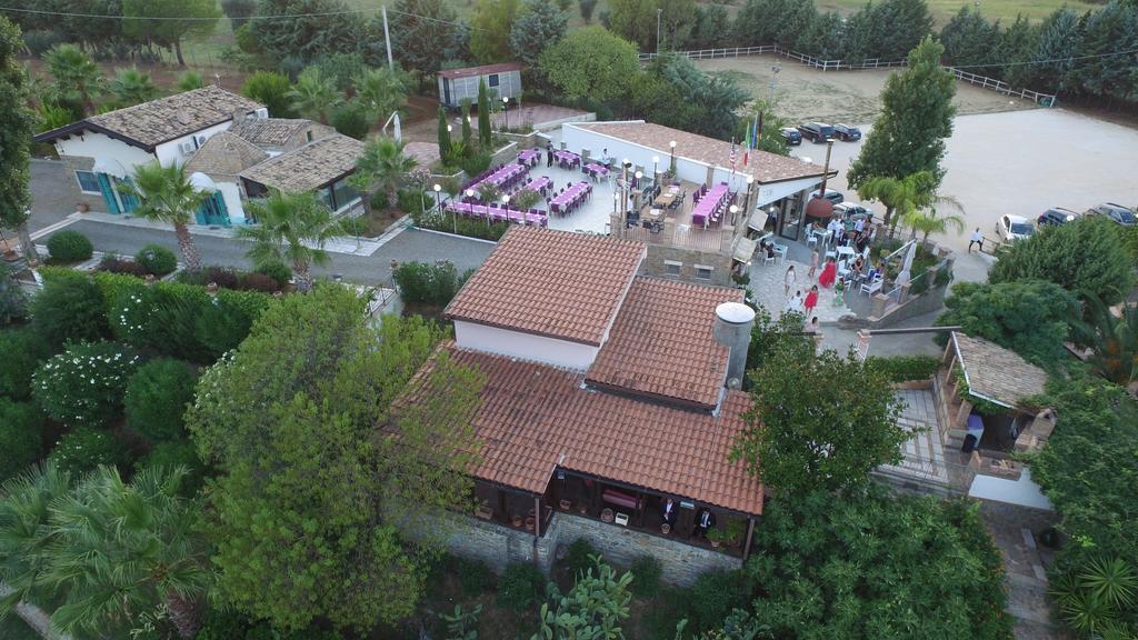 بيستيشي Agriturismo Terranova المظهر الخارجي الصورة